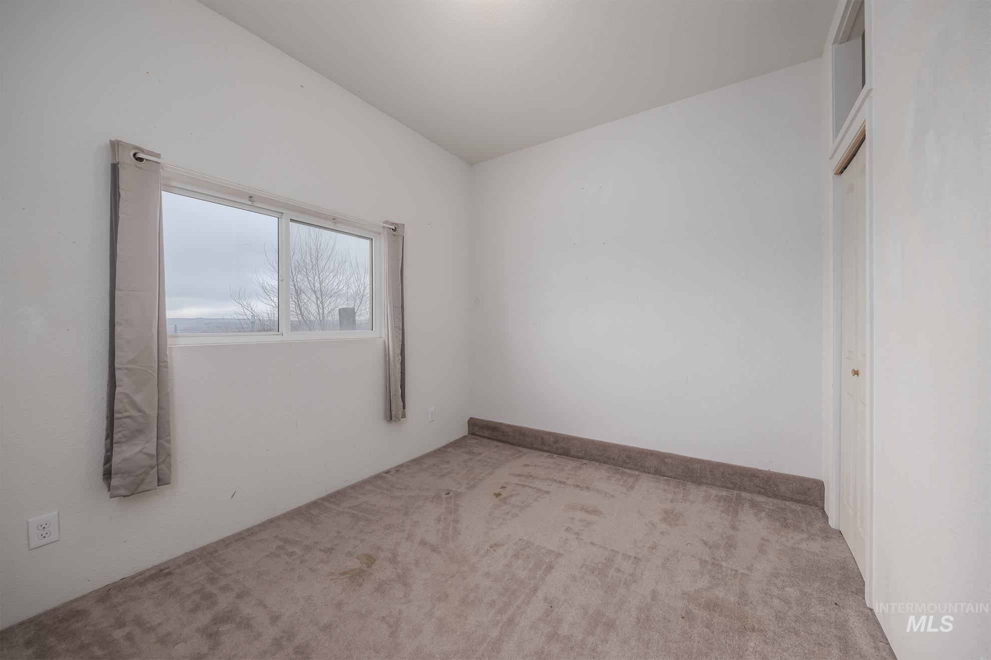 1200 Hoffman Dr, Vale, Oregon 97918, 6 Bedrooms, 3 Bathrooms, Residential For Sale, Price $499,000,MLS 98975407