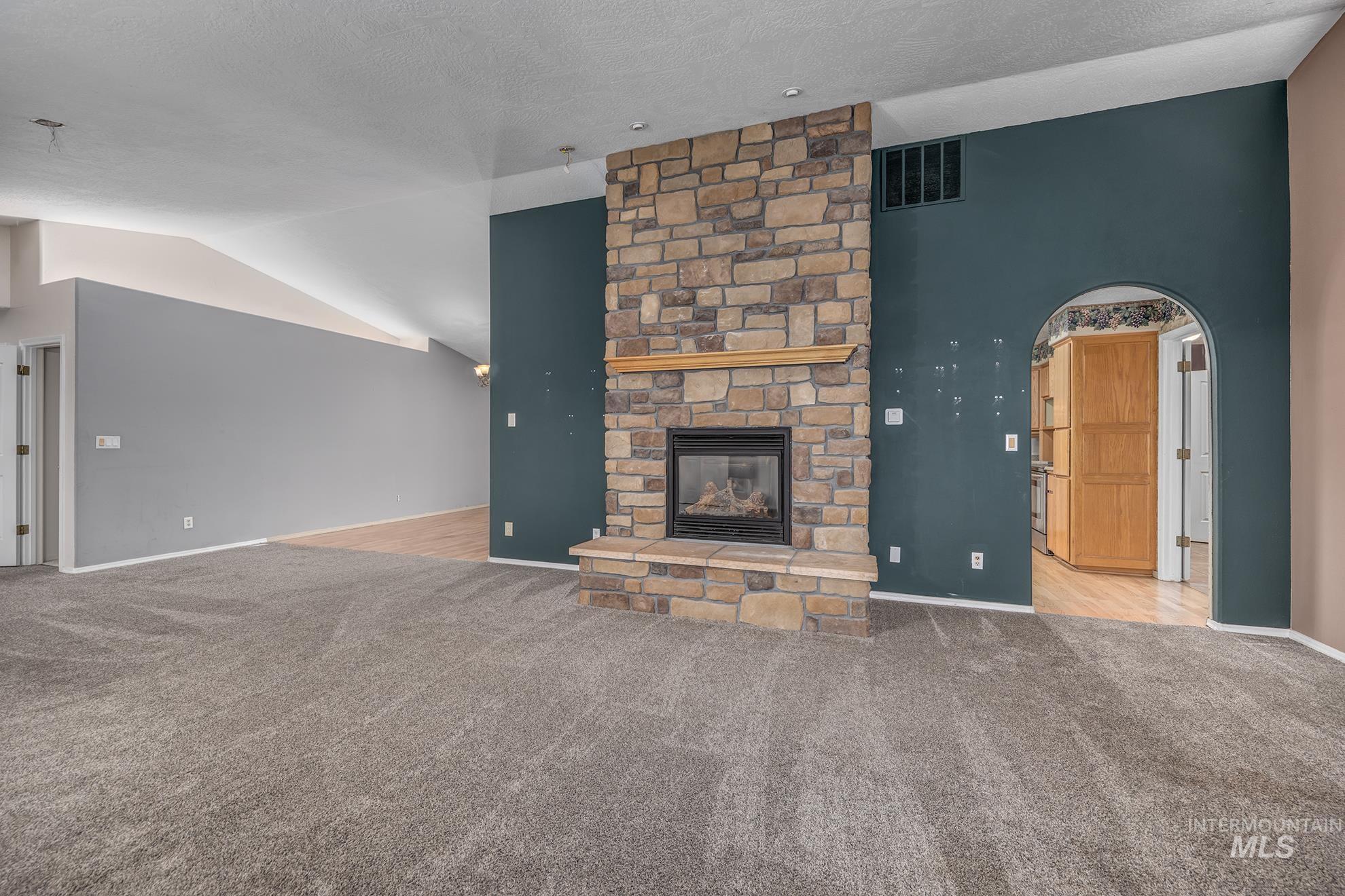 1200 Hoffman Dr, Vale, Oregon 97918, 6 Bedrooms, 3 Bathrooms, Residential For Sale, Price $499,000,MLS 98975407