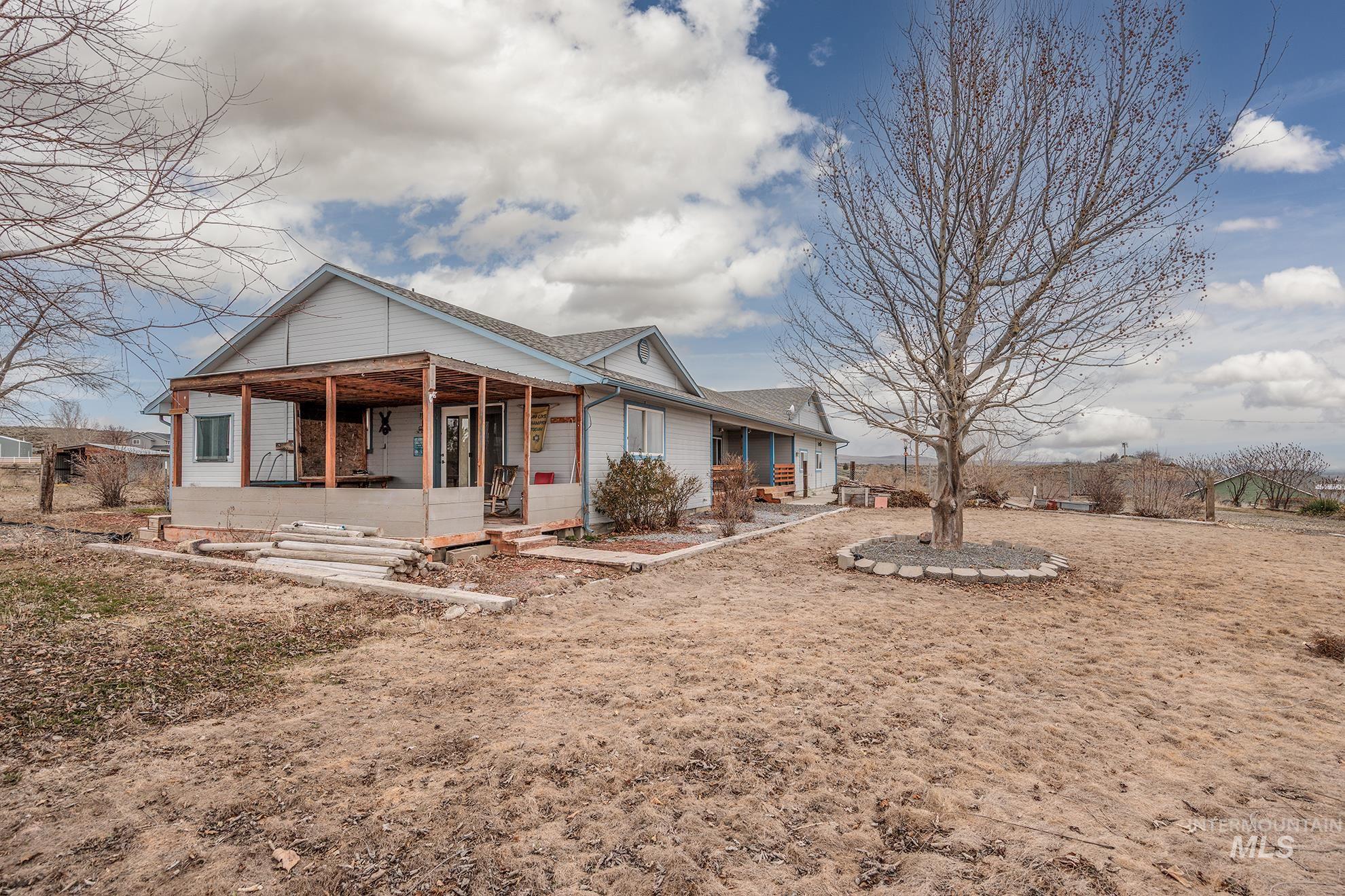 1200 Hoffman Dr, Vale, Oregon 97918, 6 Bedrooms, 3 Bathrooms, Residential For Sale, Price $525,000, 98975407