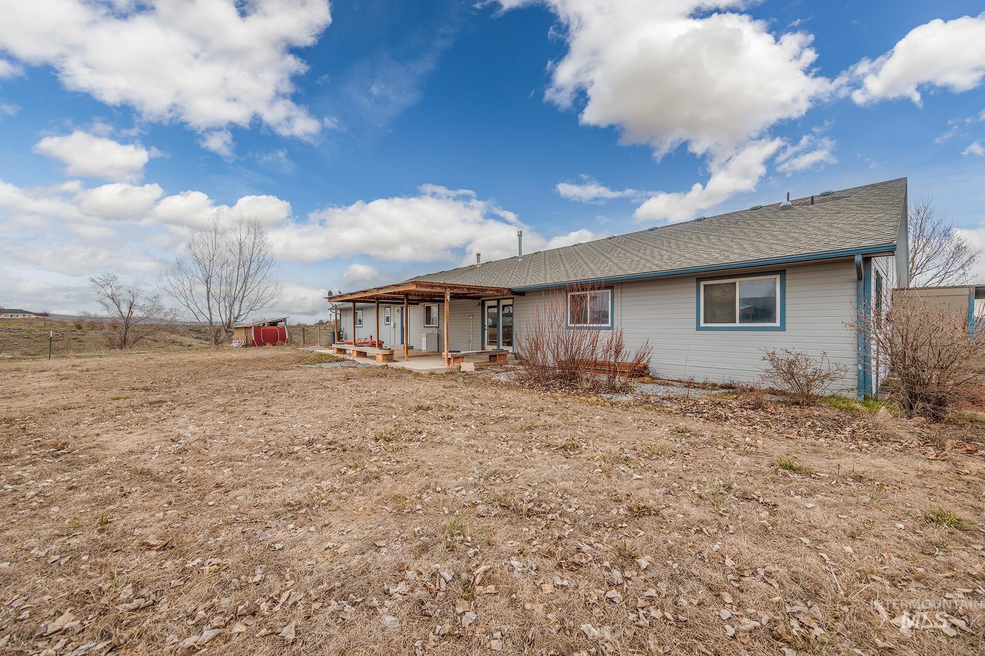 1200 Hoffman Dr, Vale, Oregon 97918, 6 Bedrooms, 3 Bathrooms, Residential For Sale, Price $525,000, 98975407