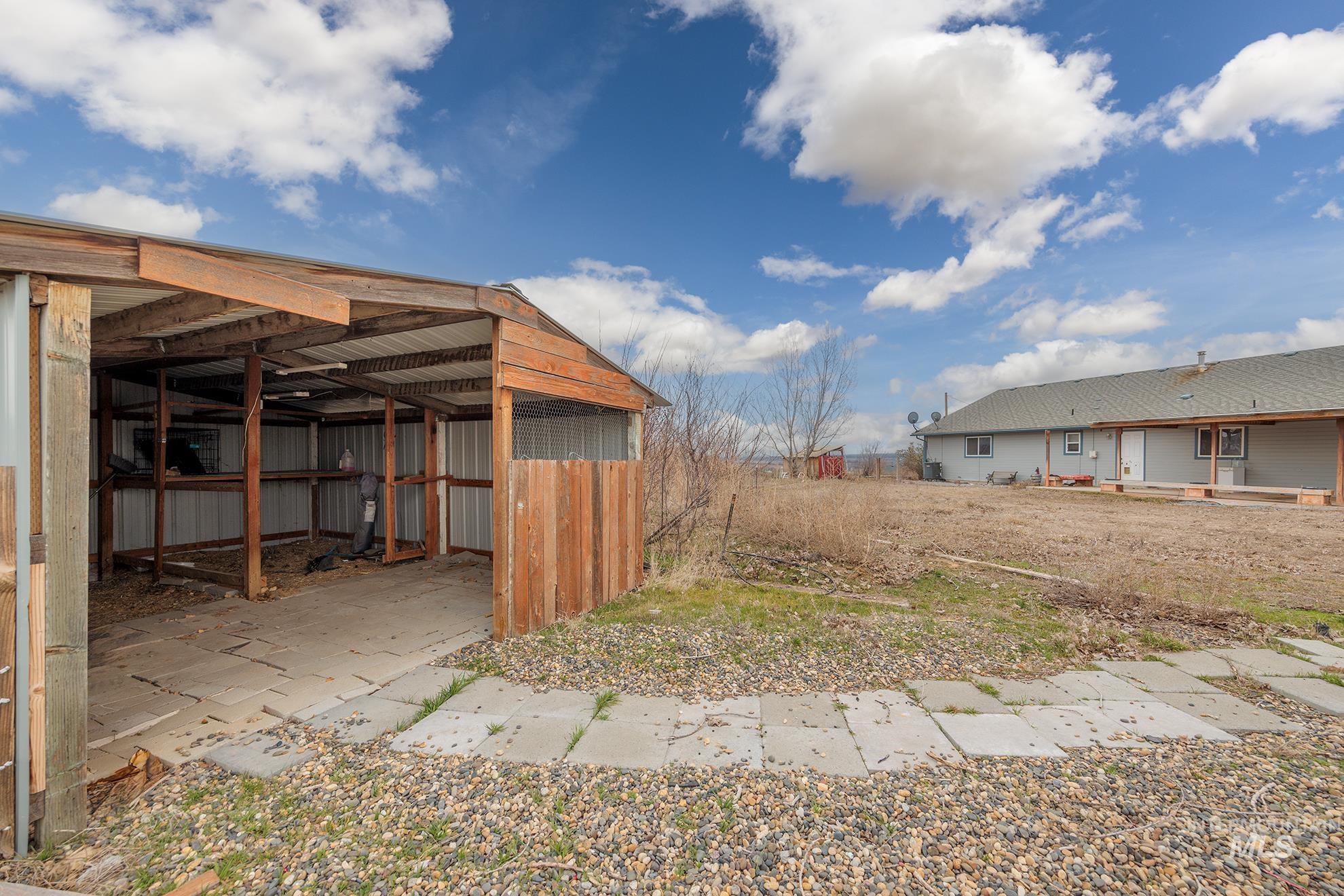 1200 Hoffman Dr, Vale, Oregon 97918, 6 Bedrooms, 3 Bathrooms, Residential For Sale, Price $525,000, 98975407