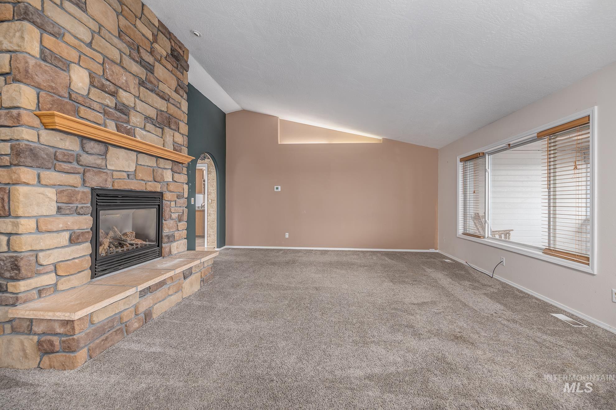 1200 Hoffman Dr, Vale, Oregon 97918, 6 Bedrooms, 3 Bathrooms, Residential For Sale, Price $499,000,MLS 98975407