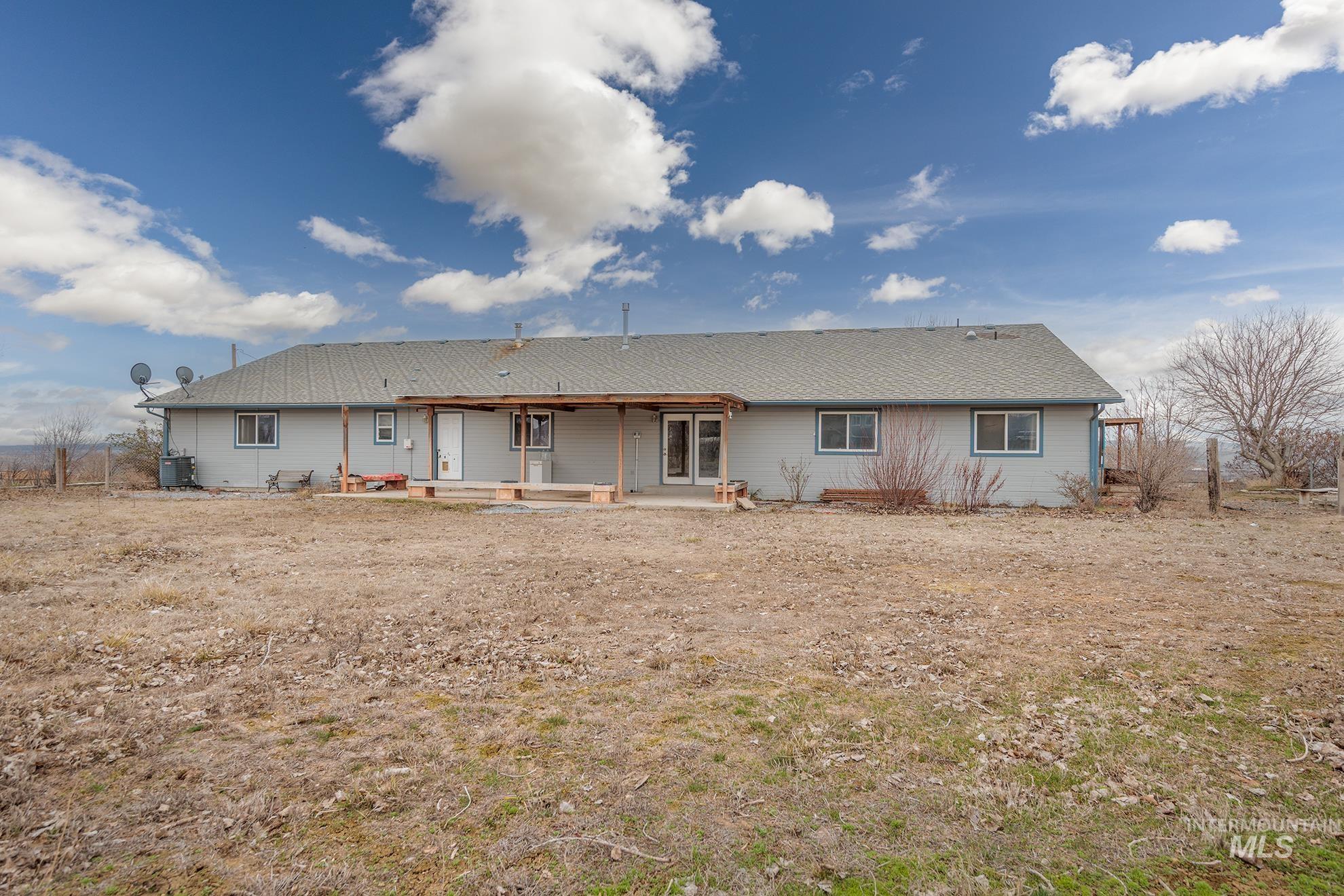 1200 Hoffman Dr, Vale, Oregon 97918, 6 Bedrooms, 3 Bathrooms, Residential For Sale, Price $525,000, 98975407