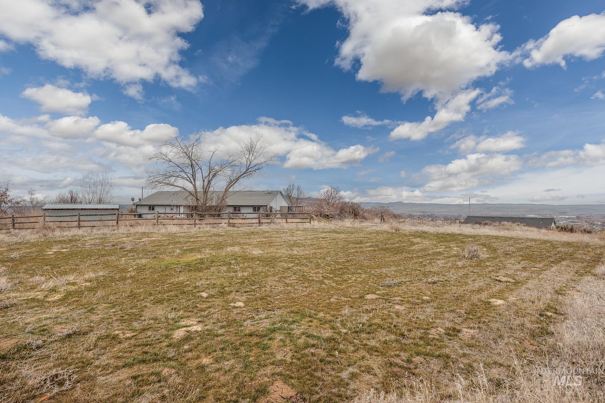 1200 Hoffman Dr, Vale, Oregon 97918, 6 Bedrooms, 3 Bathrooms, Residential For Sale, Price $525,000, 98975407