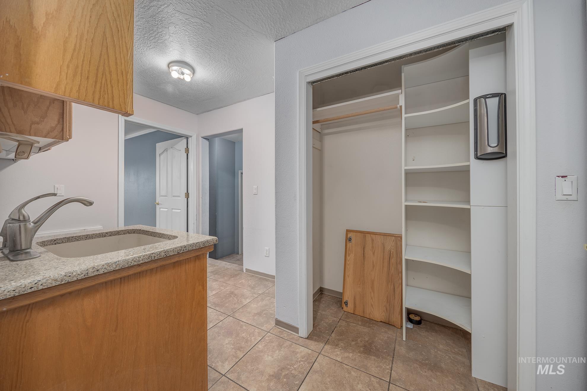 1200 Hoffman Dr, Vale, Oregon 97918, 6 Bedrooms, 3 Bathrooms, Residential For Sale, Price $525,000, 98975407