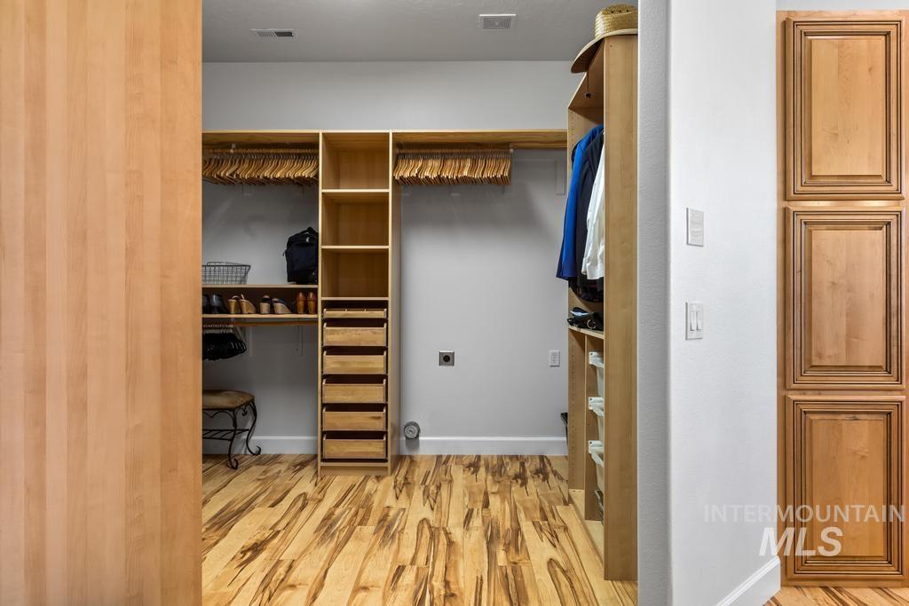 28279 Pearl Rd, Parma, Idaho 83660, 4 Bedrooms, 4 Bathrooms, Residential For Sale, Price $898,000,MLS 98975408