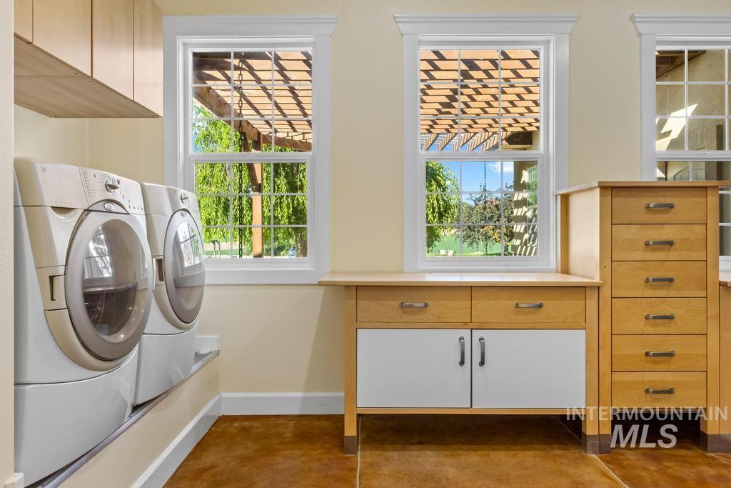 28279 Pearl Rd, Parma, Idaho 83660, 4 Bedrooms, 4 Bathrooms, Residential For Sale, Price $898,000,MLS 98975408