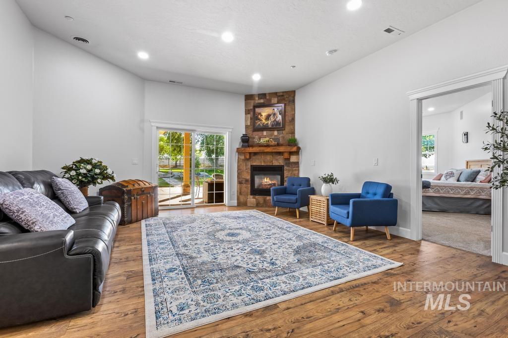 28279 Pearl Rd, Parma, Idaho 83660, 4 Bedrooms, 4 Bathrooms, Residential For Sale, Price $898,000,MLS 98975408