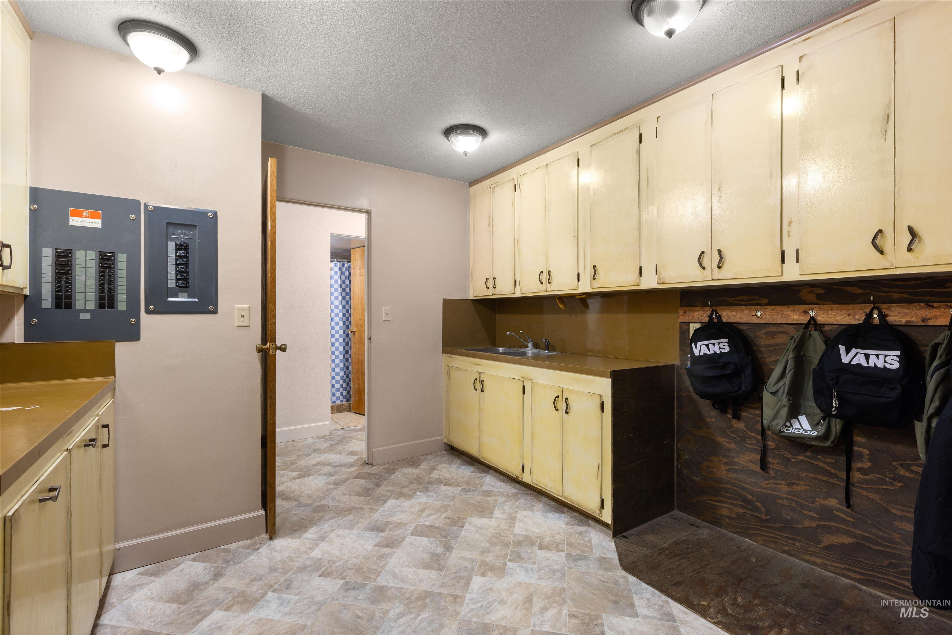 4777 W Black Canyon, Emmett, Idaho 83617, 8 Bedrooms, 5 Bathrooms, Farm & Ranch For Sale, Price $1,900,000,MLS 98975410