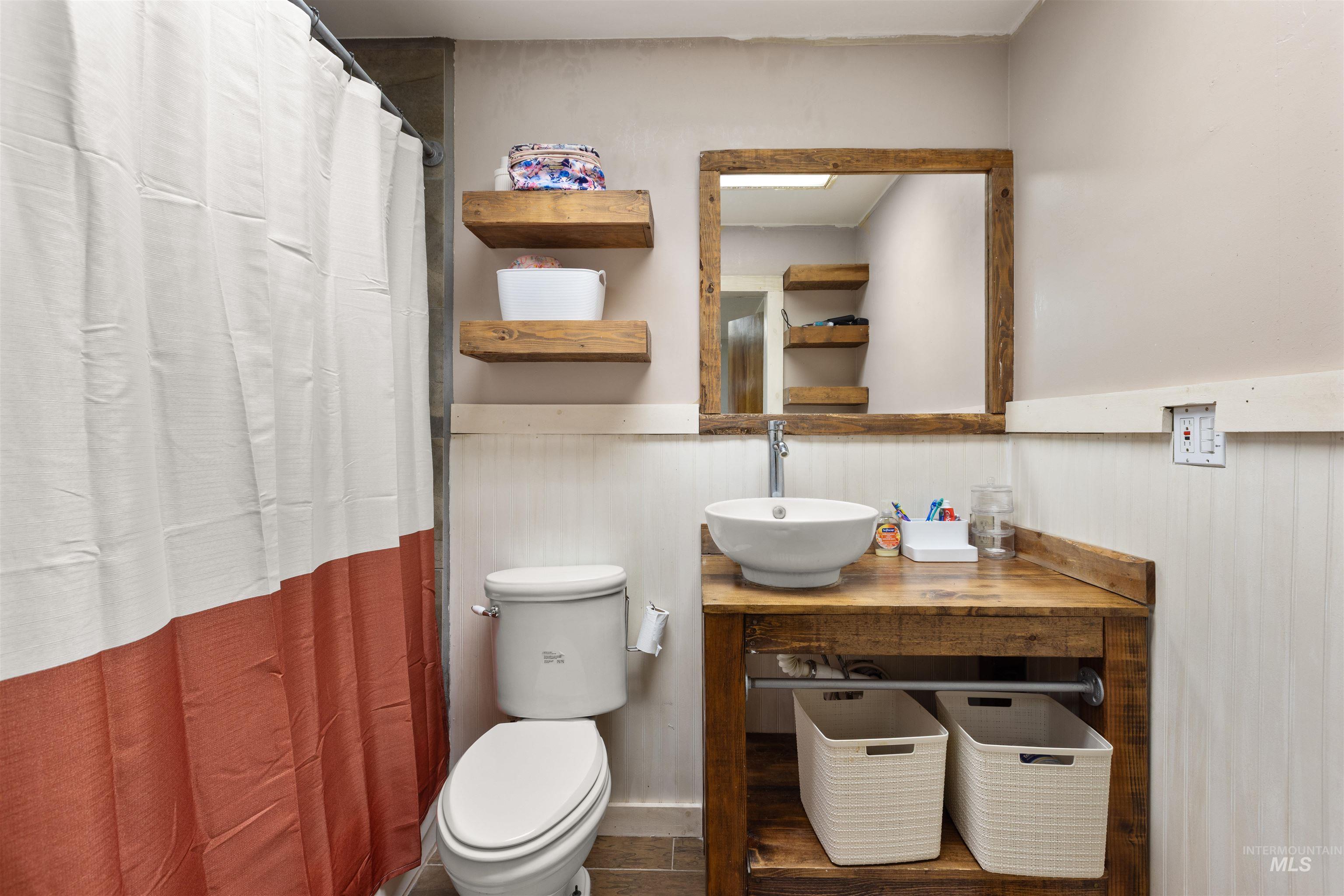 4777 W Black Canyon, Emmett, Idaho 83617, 8 Bedrooms, 5 Bathrooms, Farm & Ranch For Sale, Price $1,900,000,MLS 98975410