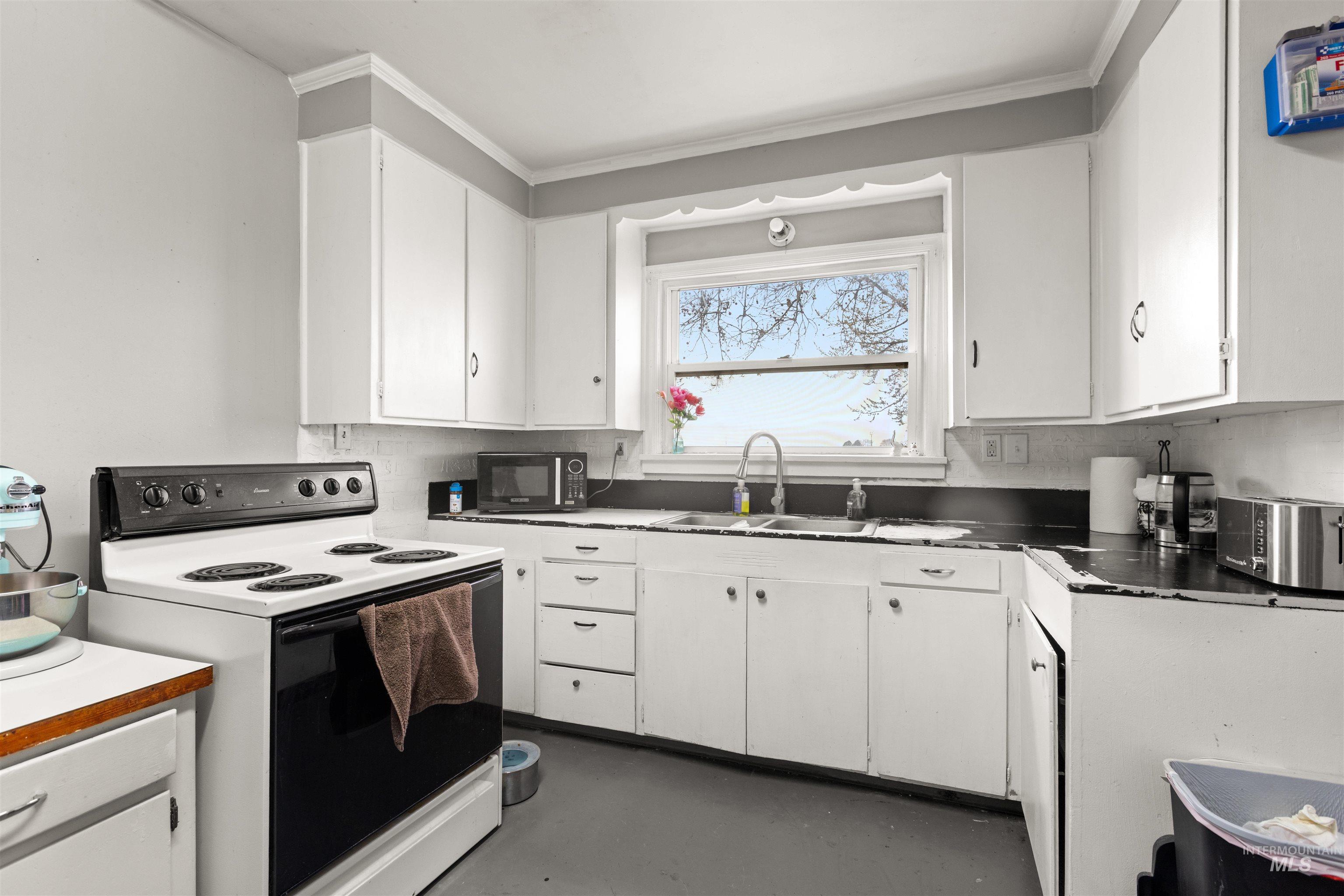 4777 W Black Canyon, Emmett, Idaho 83617, 8 Bedrooms, 5 Bathrooms, Farm & Ranch For Sale, Price $1,900,000,MLS 98975410