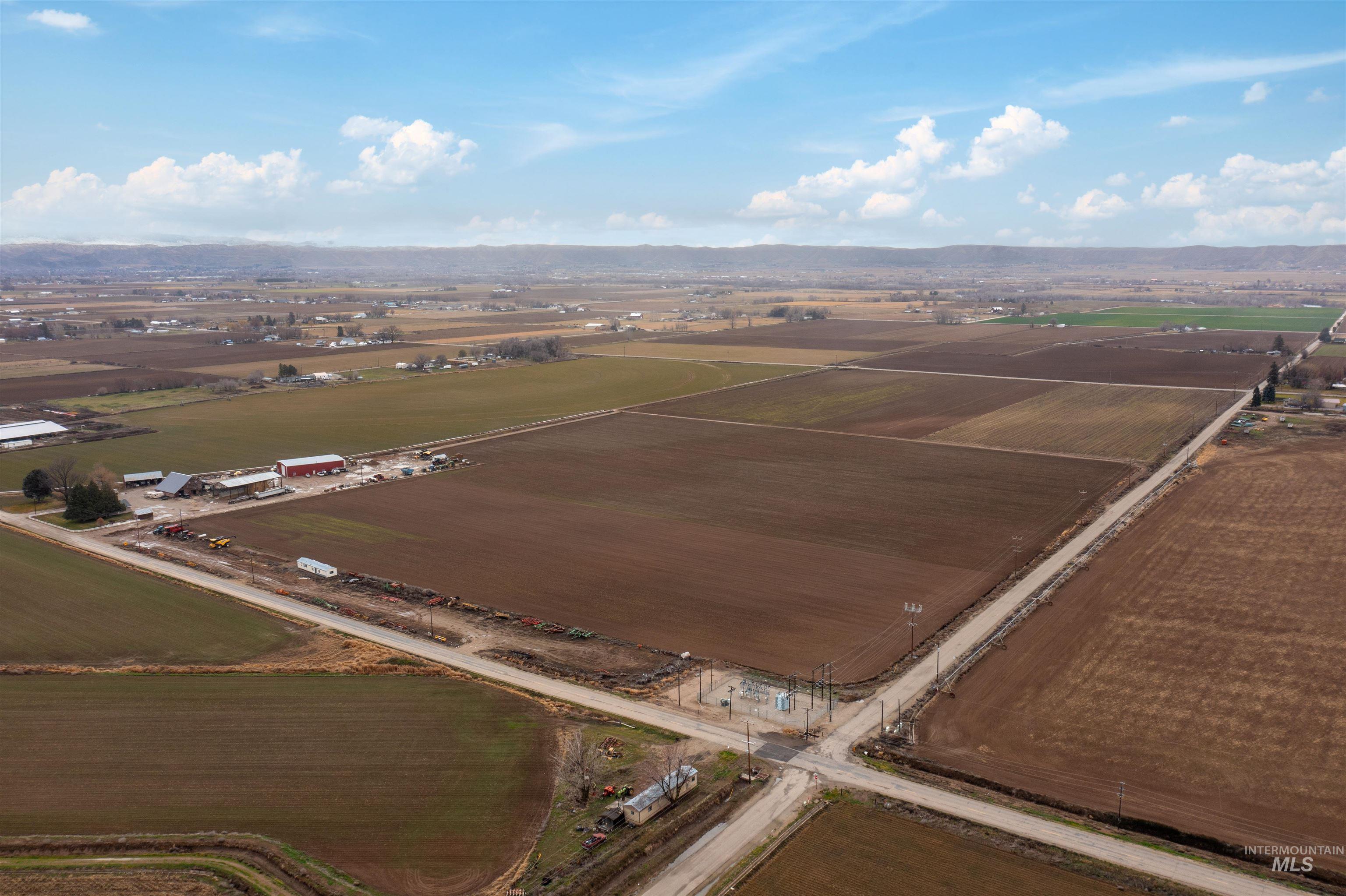 4777 W Black Canyon, Emmett, Idaho 83617, 8 Bedrooms, 5 Bathrooms, Farm & Ranch For Sale, Price $1,900,000,MLS 98975410