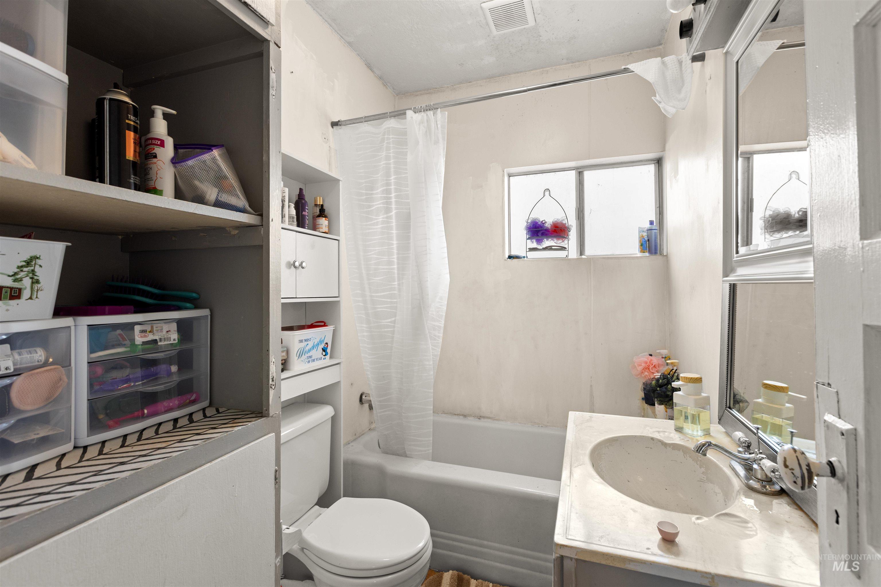 4777 W Black Canyon, Emmett, Idaho 83617, 8 Bedrooms, 5 Bathrooms, Farm & Ranch For Sale, Price $1,900,000,MLS 98975410