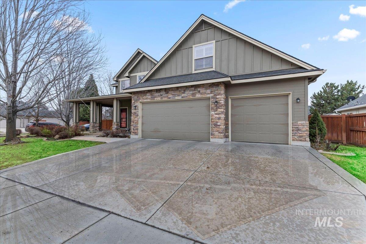 2207 W Root Creek Street, Meridian, Idaho 83646, 5 Bedrooms, 2.5 Bathrooms, Residential For Sale, Price $599,999, 98975412
