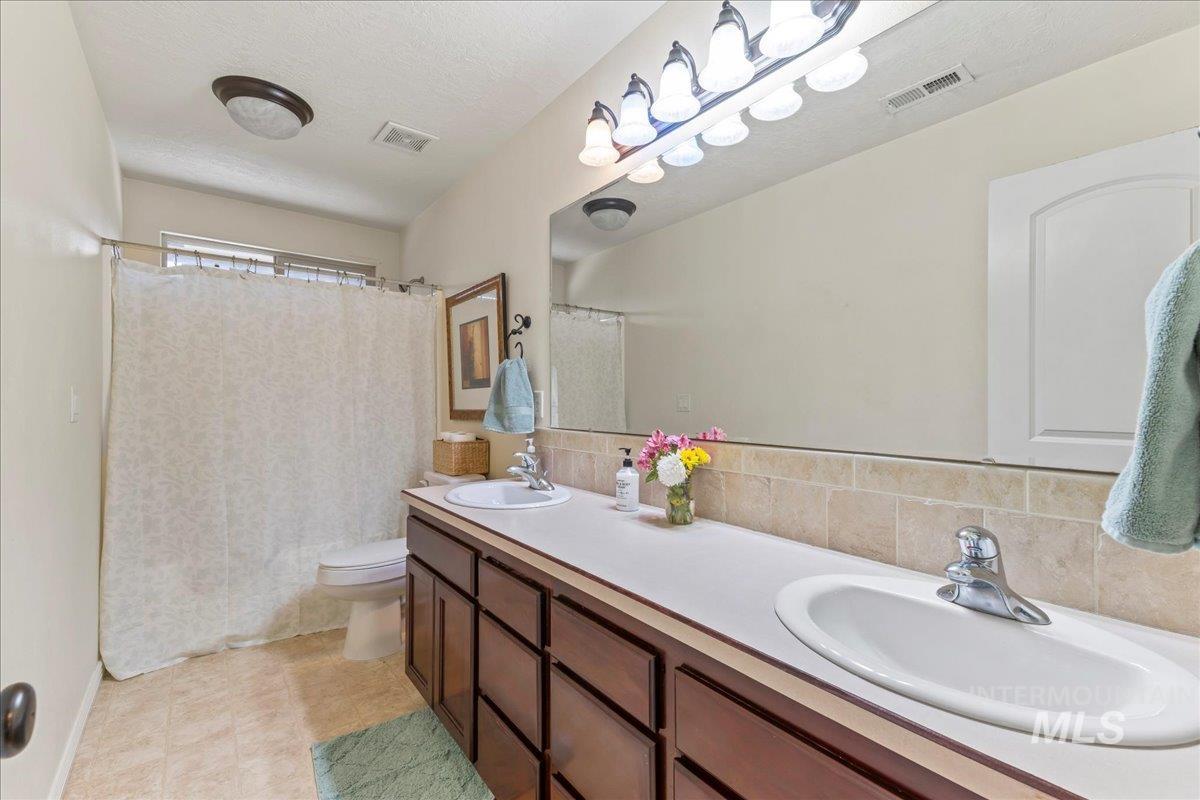 2207 W Root Creek Street, Meridian, Idaho 83646, 5 Bedrooms, 2.5 Bathrooms, Residential For Sale, Price $599,999, 98975412