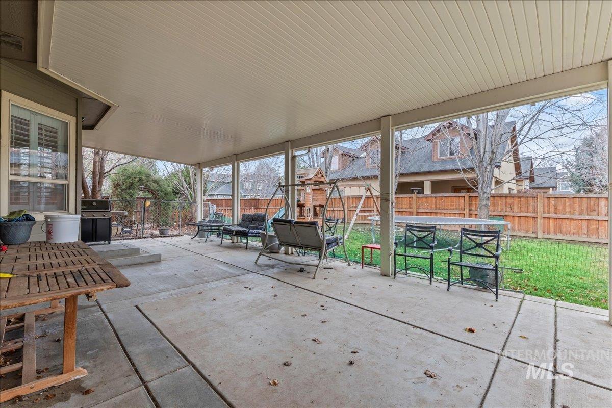 2207 W Root Creek Street, Meridian, Idaho 83646, 5 Bedrooms, 2.5 Bathrooms, Residential For Sale, Price $599,999, 98975412