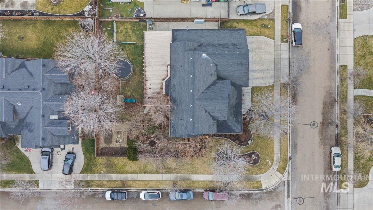 2207 W Root Creek Street, Meridian, Idaho 83646, 5 Bedrooms, 2.5 Bathrooms, Residential For Sale, Price $599,999, 98975412