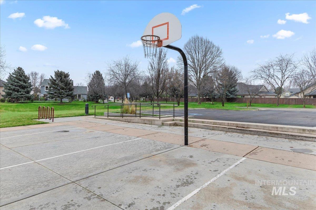 2207 W Root Creek Street, Meridian, Idaho 83646, 5 Bedrooms, 2.5 Bathrooms, Residential For Sale, Price $599,999, 98975412