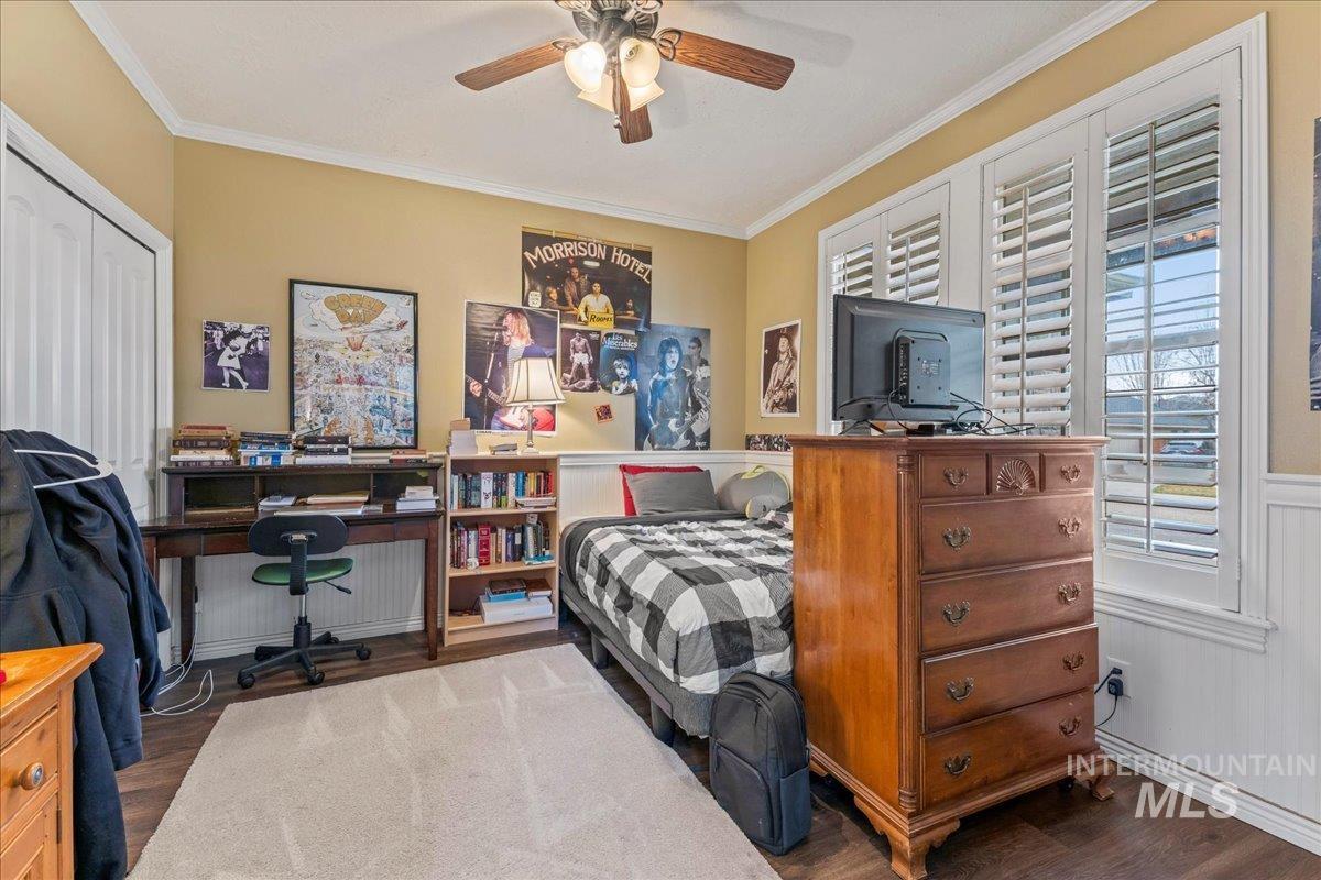 2207 W Root Creek Street, Meridian, Idaho 83646, 5 Bedrooms, 2.5 Bathrooms, Residential For Sale, Price $599,999, 98975412