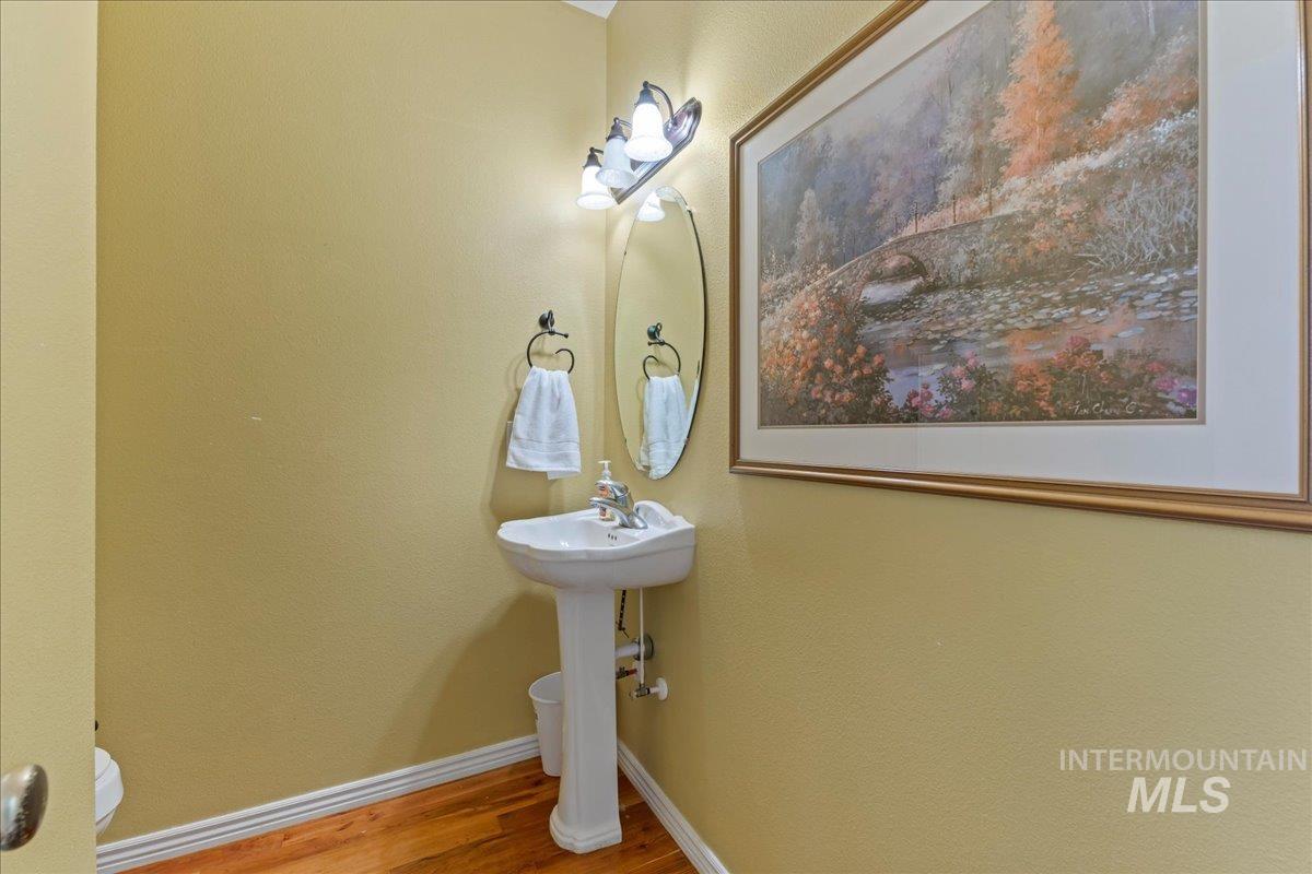 2207 W Root Creek Street, Meridian, Idaho 83646, 5 Bedrooms, 2.5 Bathrooms, Residential For Sale, Price $599,999, 98975412