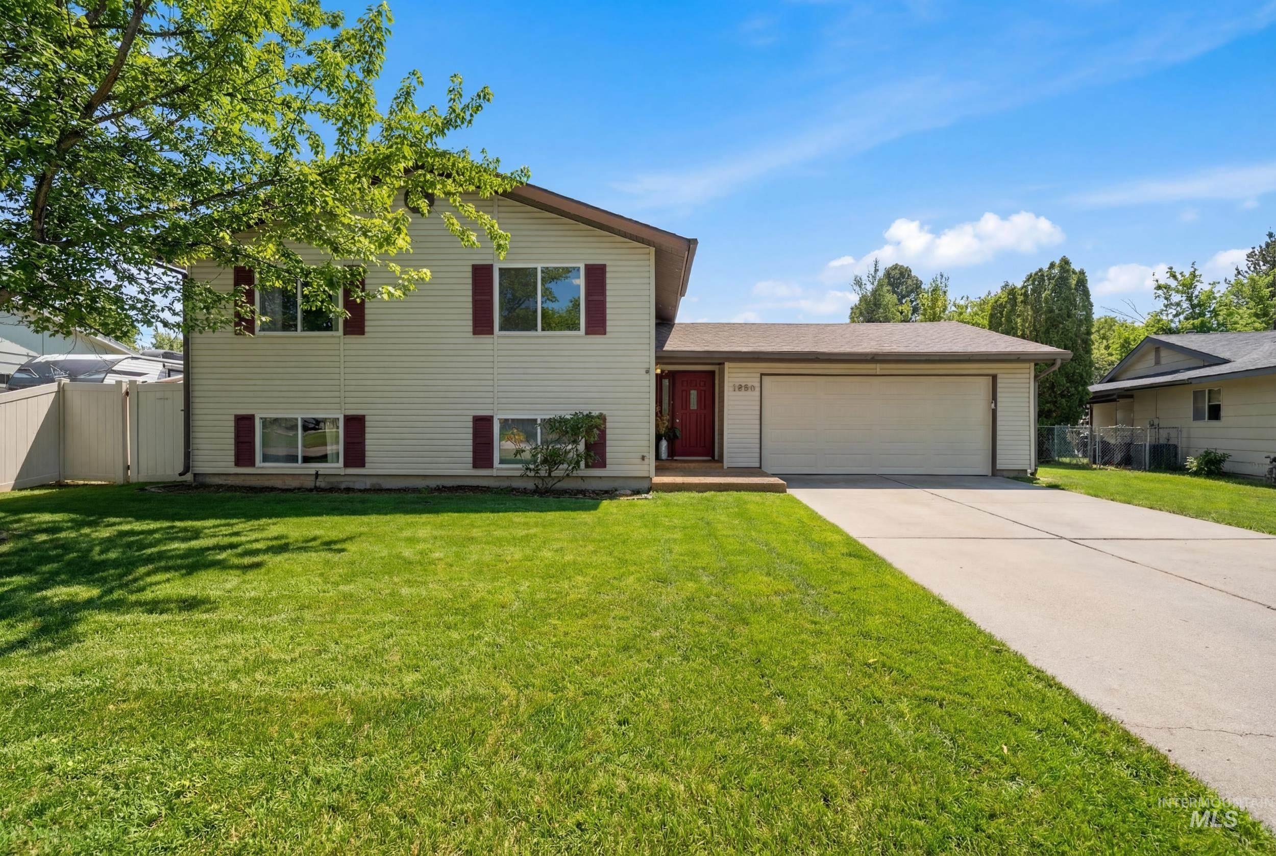3589 S Minuteman Way, Boise, Idaho 83706, 4 Bedrooms, 2 Bathrooms, Residential For Sale, Price $549,950,MLS 98975415
