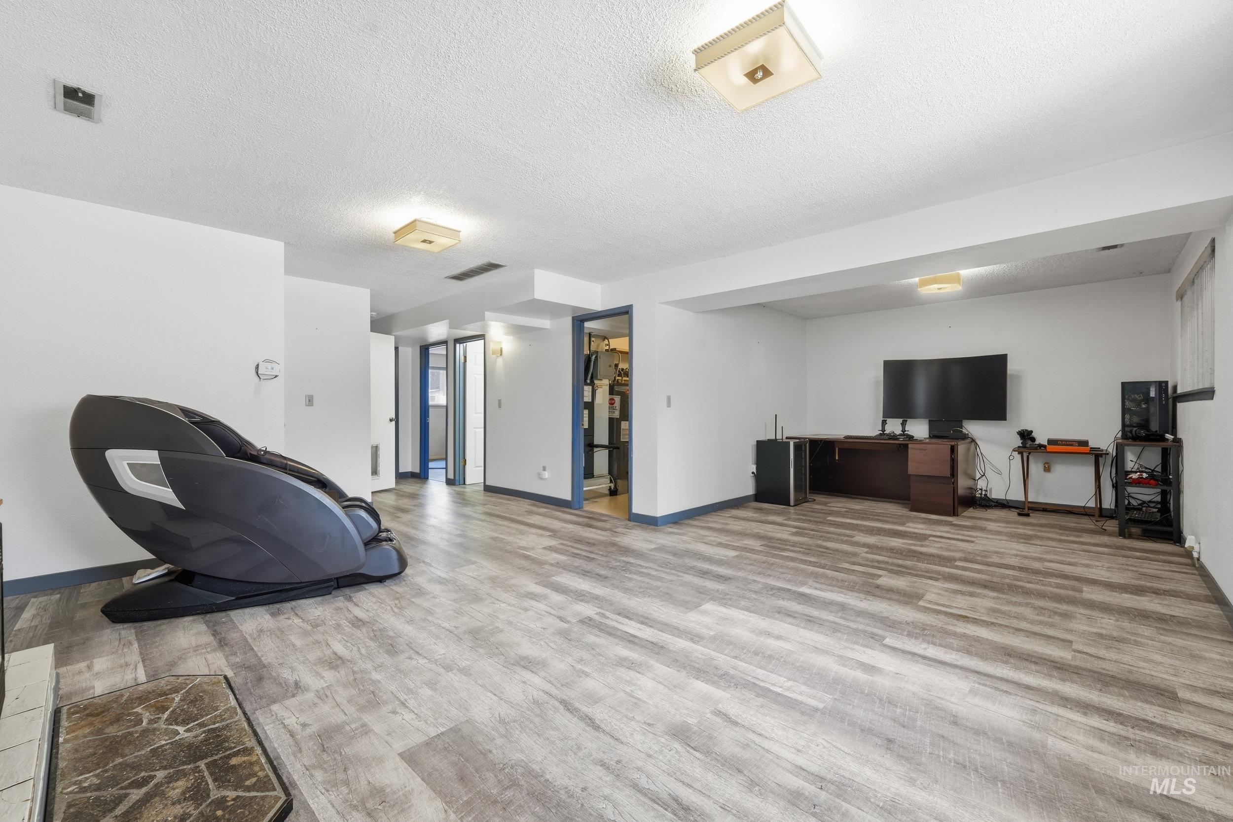 3589 S Minuteman Way, Boise, Idaho 83706, 4 Bedrooms, 2 Bathrooms, Residential For Sale, Price $549,950,MLS 98975415