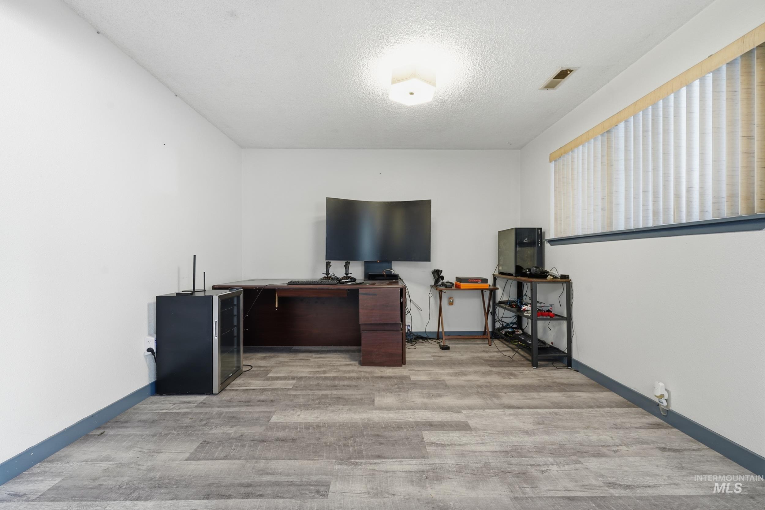 3589 S Minuteman Way, Boise, Idaho 83706, 4 Bedrooms, 2 Bathrooms, Residential For Sale, Price $549,950,MLS 98975415