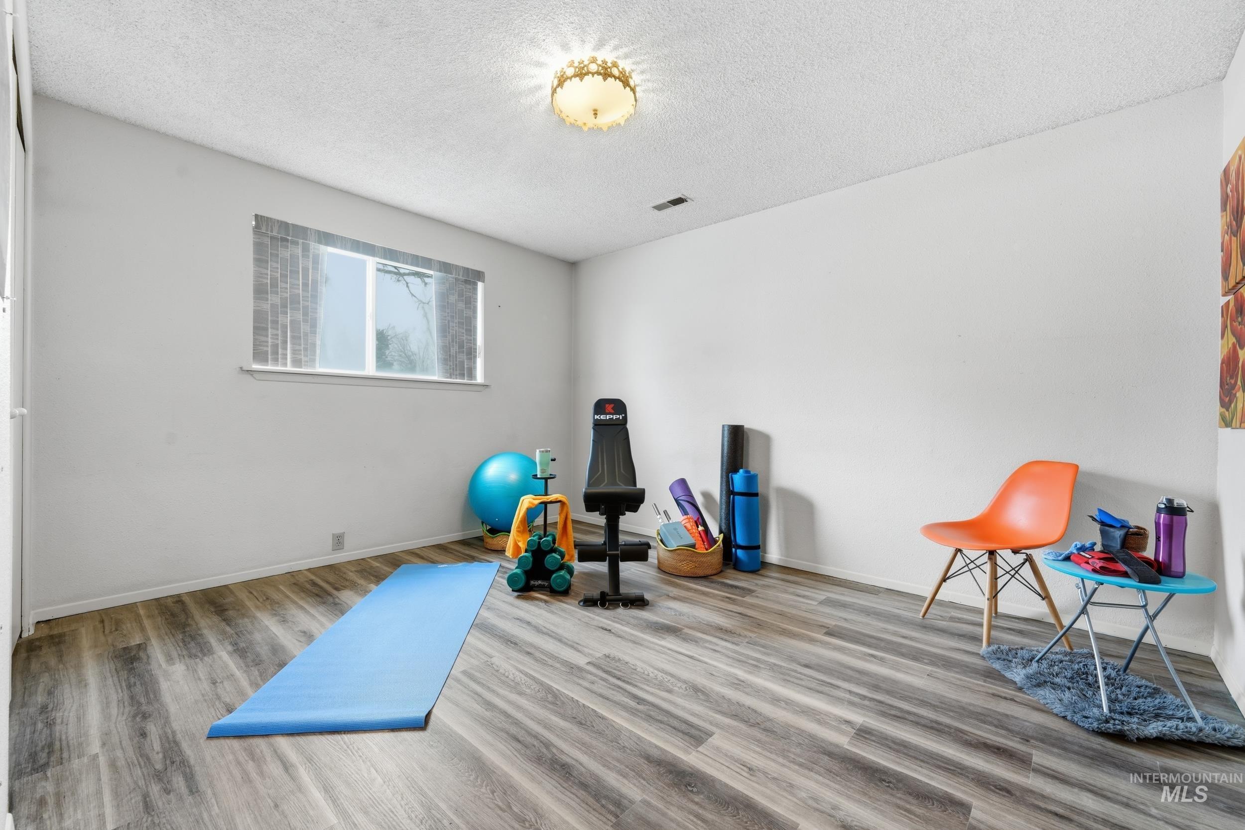 3589 S Minuteman Way, Boise, Idaho 83706, 4 Bedrooms, 2 Bathrooms, Residential For Sale, Price $549,950,MLS 98975415