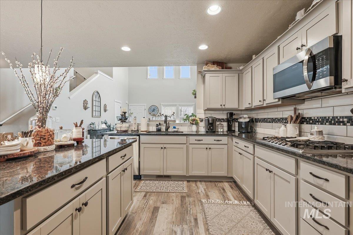 3535 S Cape Coral, Nampa, Idaho 83686, 5 Bedrooms, 2.5 Bathrooms, Residential For Sale, Price $499,999,MLS 98975416