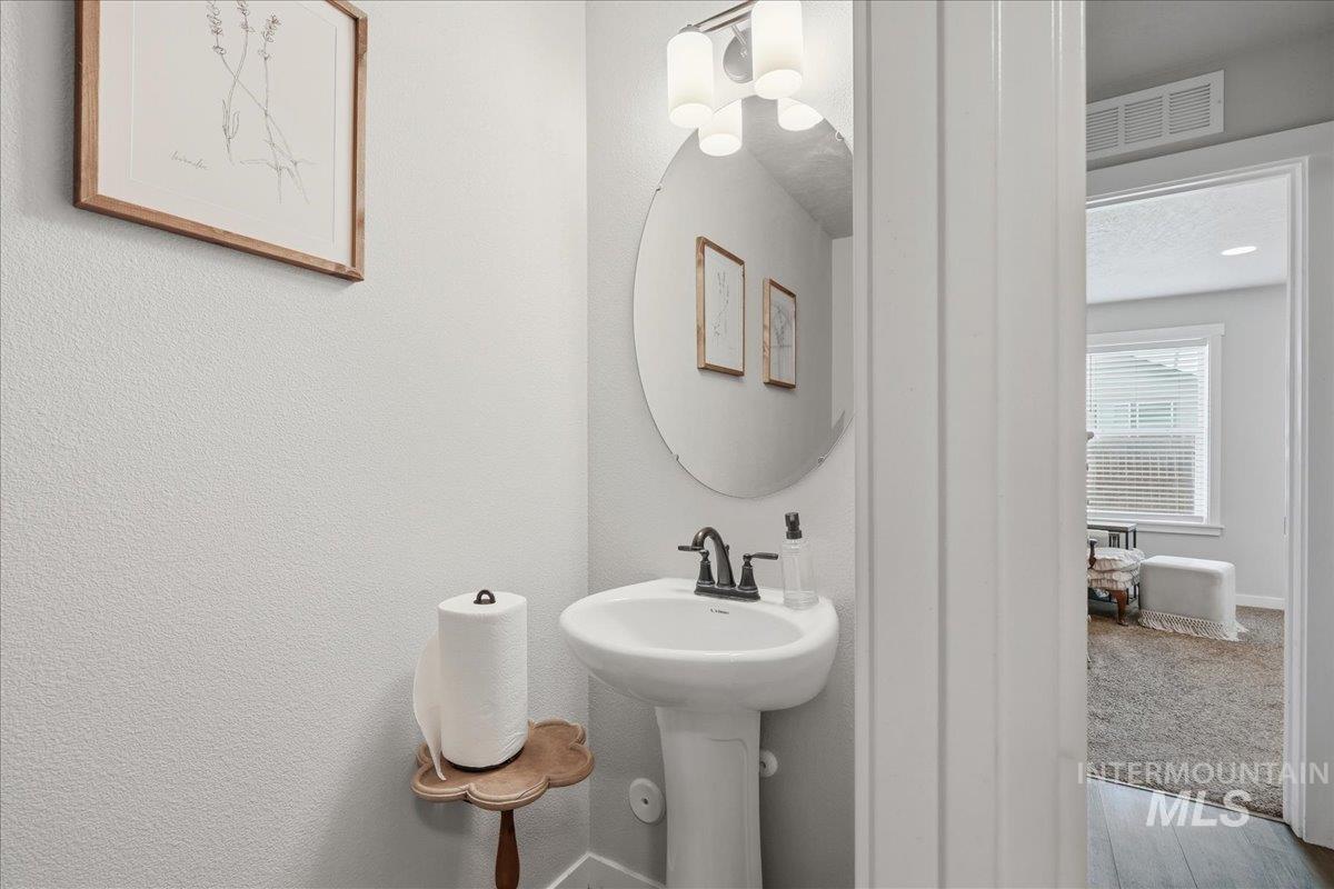 3535 S Cape Coral, Nampa, Idaho 83686, 5 Bedrooms, 2.5 Bathrooms, Residential For Sale, Price $499,999,MLS 98975416