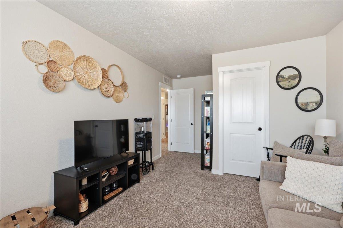 3535 S Cape Coral, Nampa, Idaho 83686, 5 Bedrooms, 2.5 Bathrooms, Residential For Sale, Price $499,999,MLS 98975416