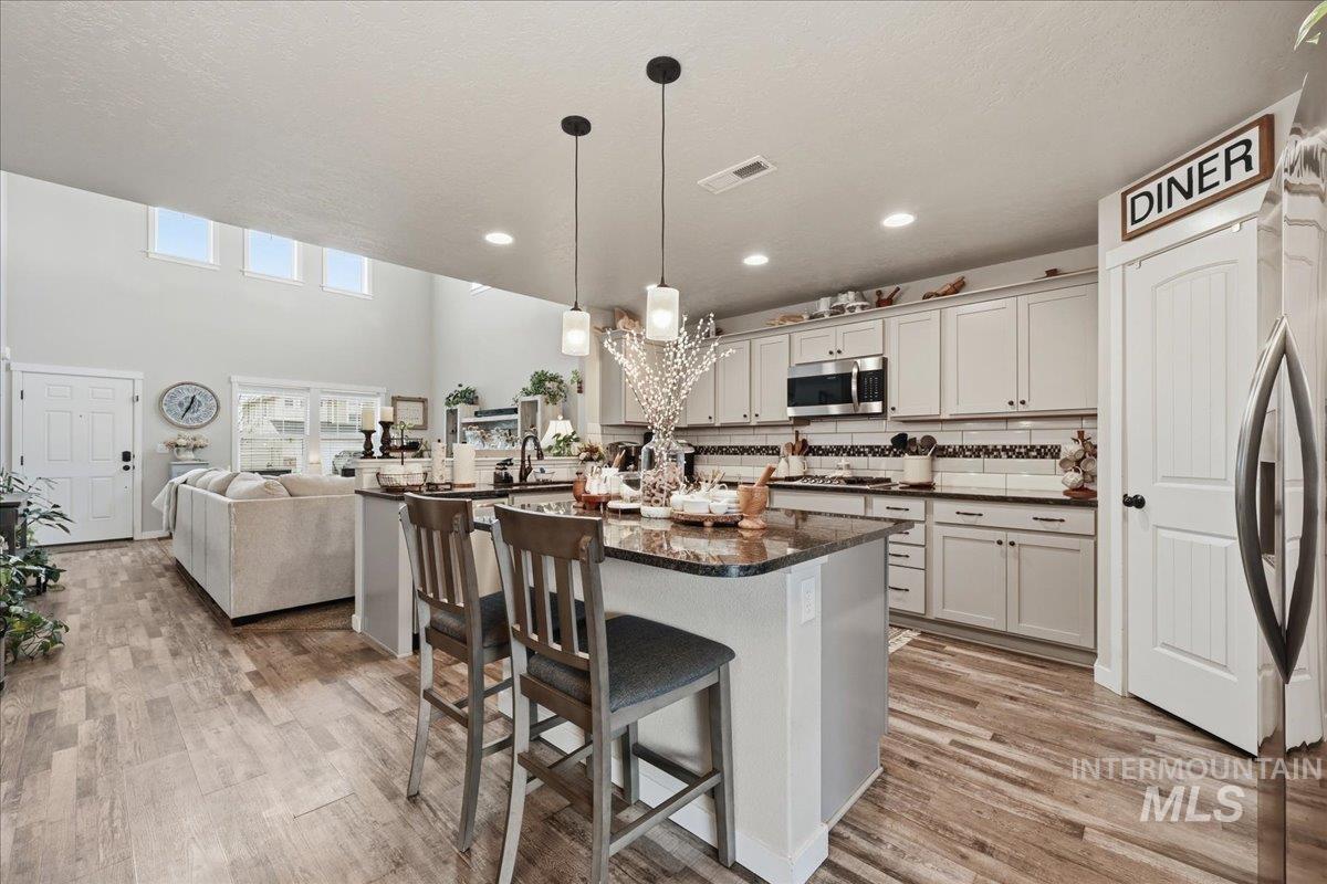 3535 S Cape Coral, Nampa, Idaho 83686, 5 Bedrooms, 2.5 Bathrooms, Residential For Sale, Price $499,999,MLS 98975416