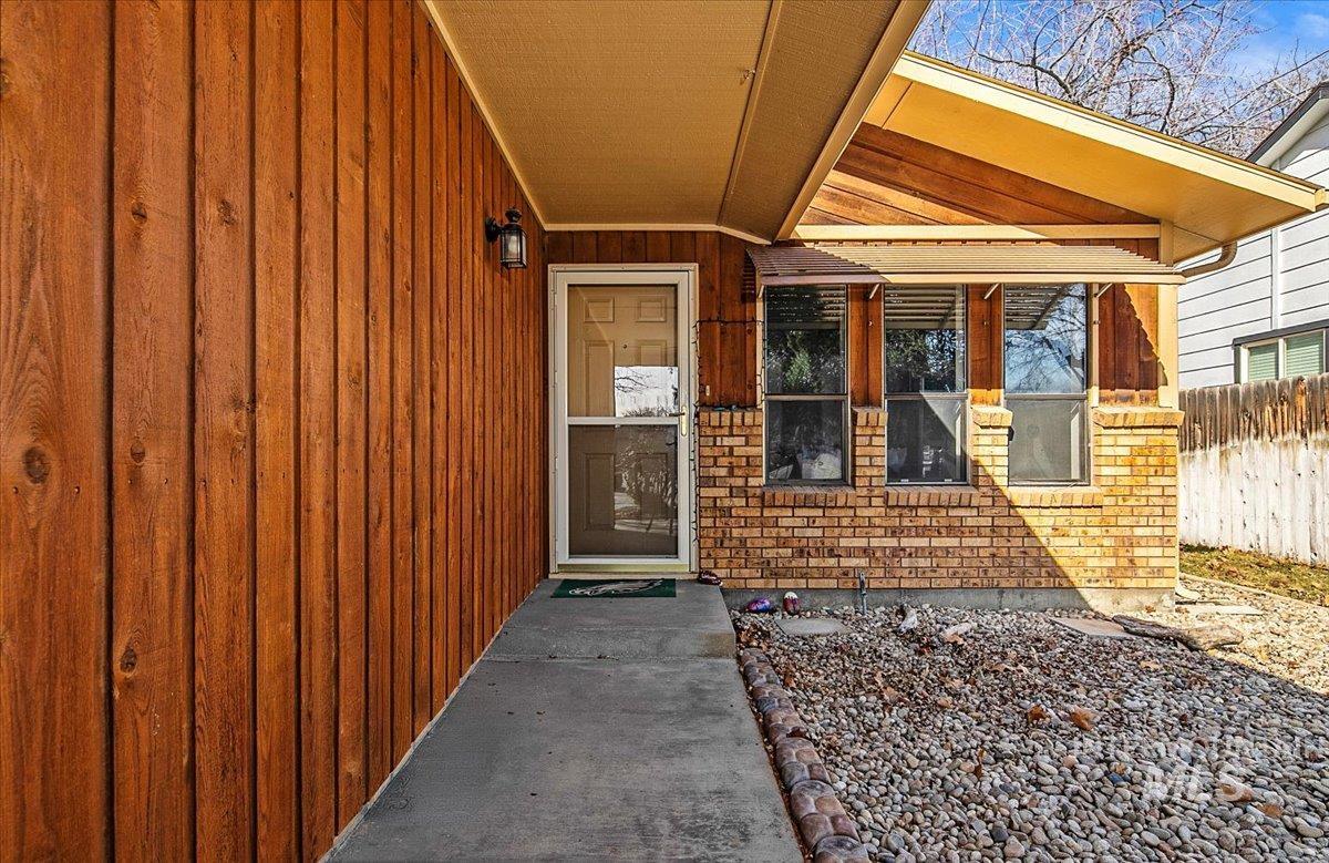 2719 N Aster Ave, Boise, Idaho 83704, 3 Bedrooms, 2 Bathrooms, Residential For Sale, Price $418,000,MLS 98975418