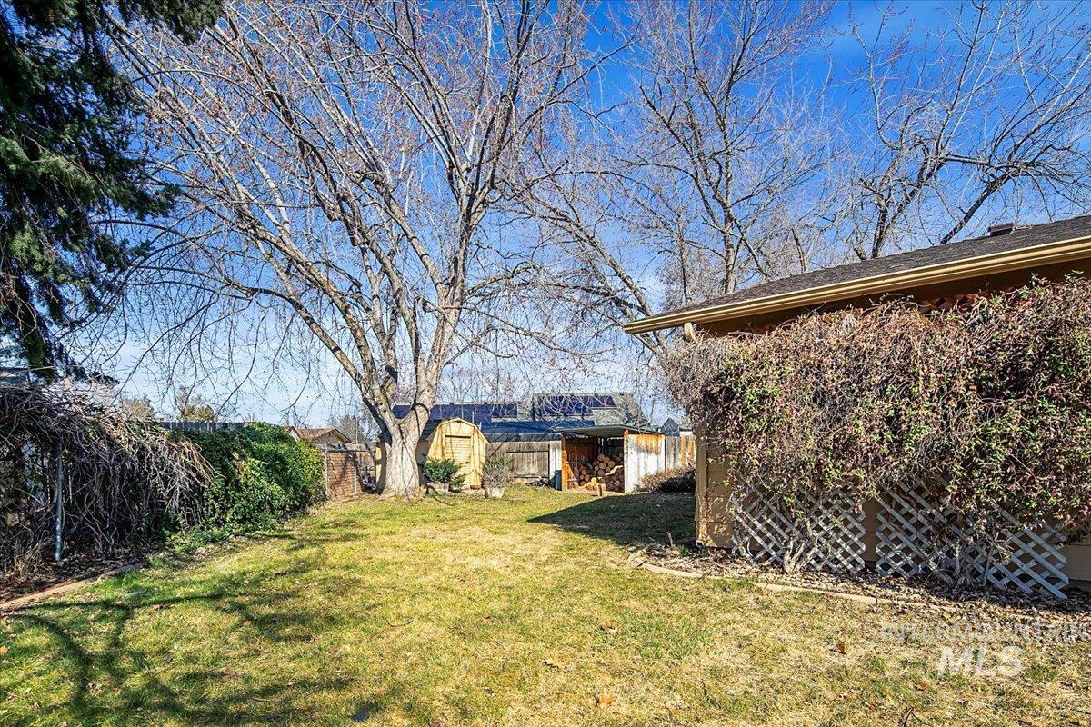 2719 N Aster Ave, Boise, Idaho 83704, 3 Bedrooms, 2 Bathrooms, Residential For Sale, Price $418,000,MLS 98975418