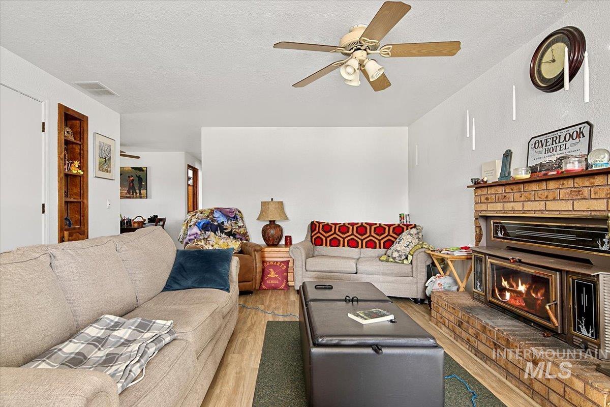 2719 N Aster Ave, Boise, Idaho 83704, 3 Bedrooms, 2 Bathrooms, Residential For Sale, Price $418,000,MLS 98975418