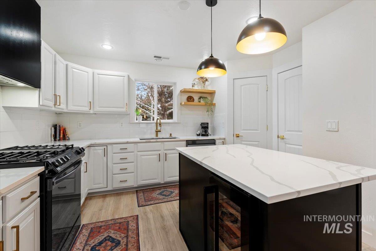 2624 S Virginia Ave, Boise, Idaho 83705, 3 Bedrooms, 1.5 Bathrooms, Residential For Sale, Price $449,900,MLS 98975419