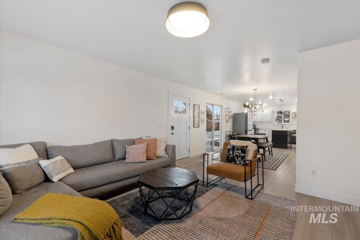 2624 S Virginia Ave, Boise, Idaho 83705, 3 Bedrooms, 1.5 Bathrooms, Residential For Sale, Price $449,900,MLS 98975419