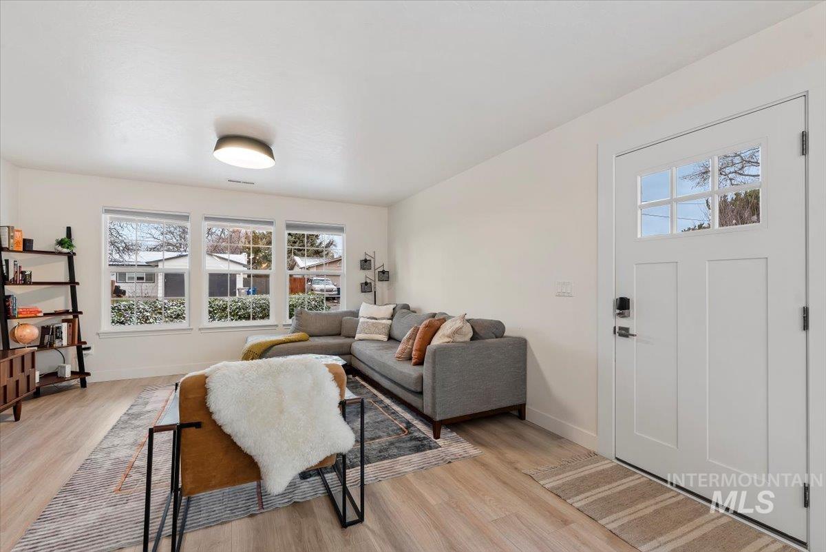 2624 S Virginia Ave, Boise, Idaho 83705, 3 Bedrooms, 1.5 Bathrooms, Residential For Sale, Price $449,900, 98975419