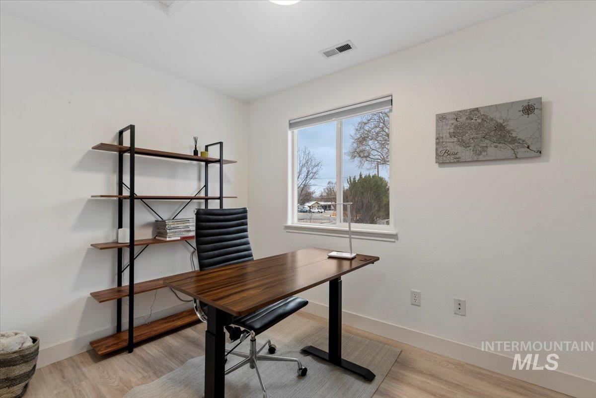 2624 S Virginia Ave, Boise, Idaho 83705, 3 Bedrooms, 1.5 Bathrooms, Residential For Sale, Price $449,900,MLS 98975419