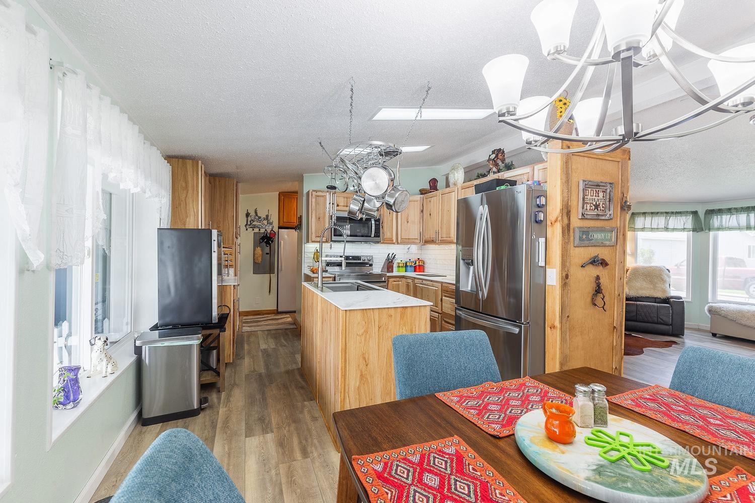 1907 W Flamingo Ave, Nampa, Idaho 83651, 3 Bedrooms, 2 Bathrooms, Residential For Sale, Price $207,500,MLS 98975420