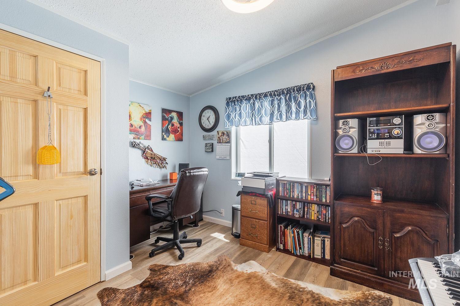 1907 W Flamingo Ave, Nampa, Idaho 83651, 3 Bedrooms, 2 Bathrooms, Residential For Sale, Price $207,500,MLS 98975420