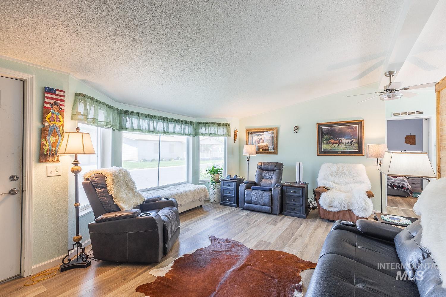 1907 W Flamingo Ave, Nampa, Idaho 83651, 3 Bedrooms, 2 Bathrooms, Residential For Sale, Price $207,500,MLS 98975420