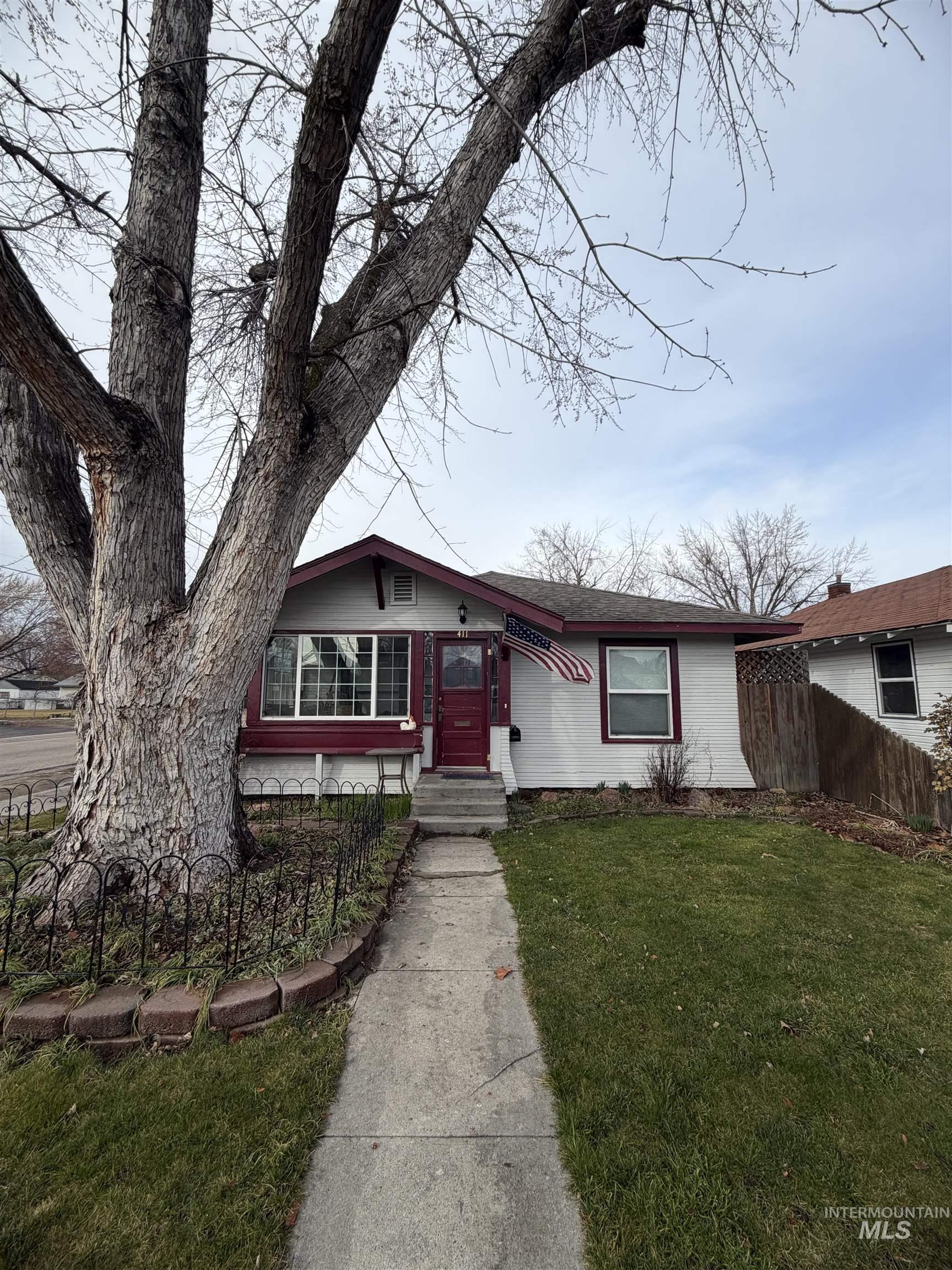 411 S Wardwell Ave, Emmett, Idaho 83617, 2 Bedrooms, 1 Bathroom, Residential For Sale, Price $249,000, 98975421