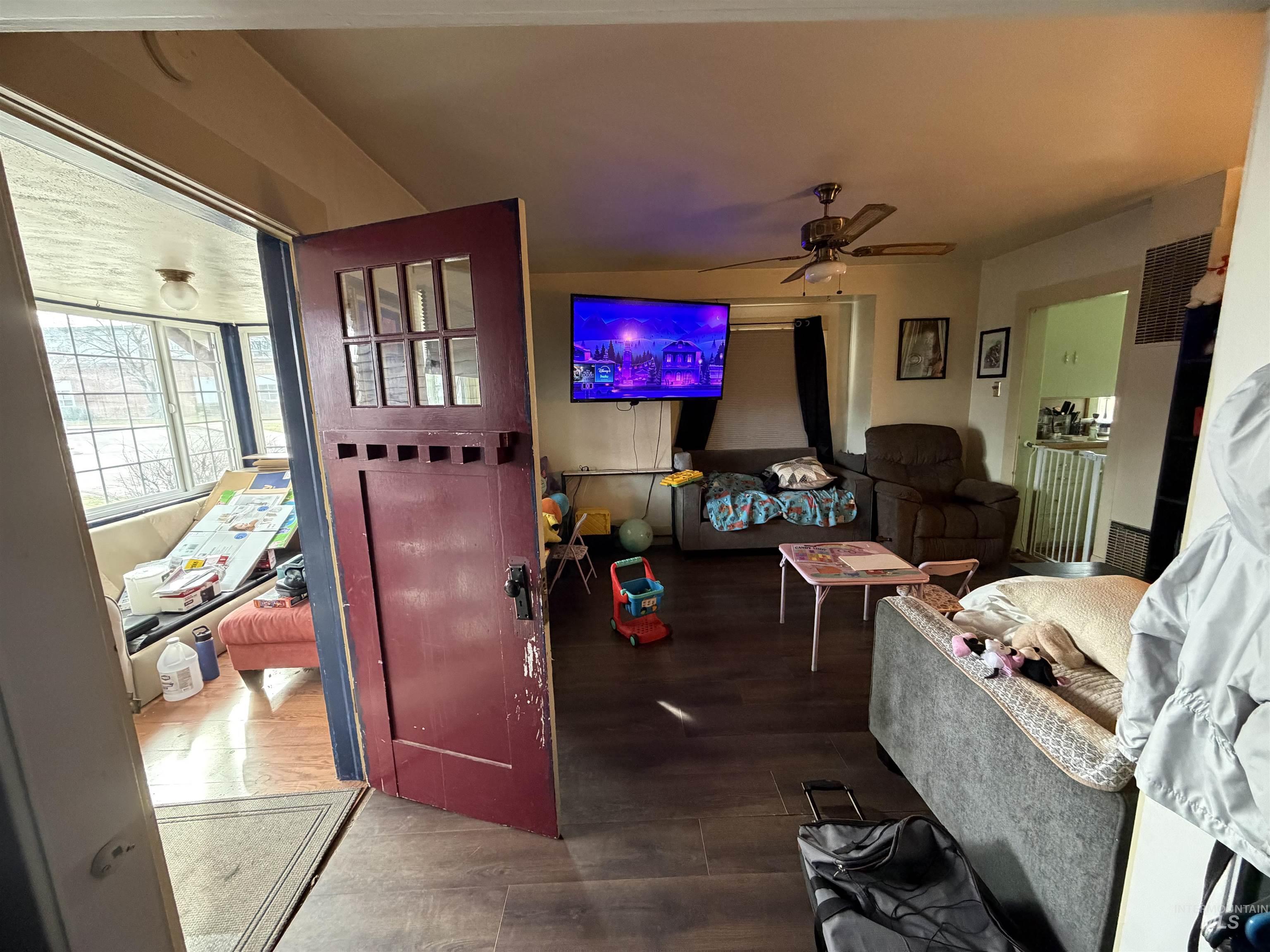 411 S Wardwell Ave, Emmett, Idaho 83617, 2 Bedrooms, 1 Bathroom, Residential For Sale, Price $265,000,MLS 98975421