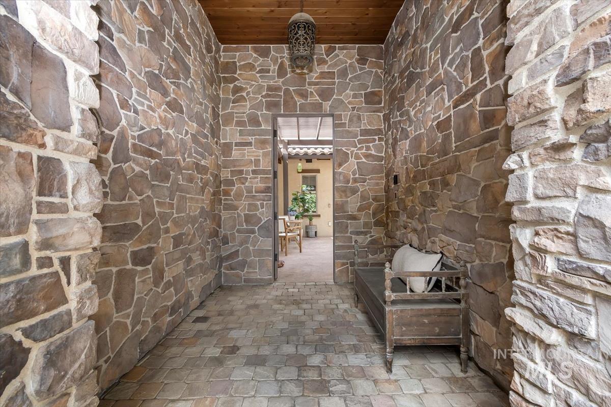 966 W Watersford Dr., Eagle, Idaho 83616, 4 Bedrooms, 3.5 Bathrooms, Residential For Sale, Price $1,699,500, 98975422