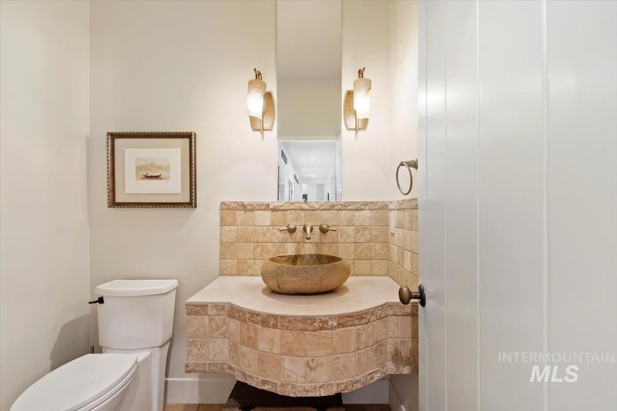 966 W Watersford Dr., Eagle, Idaho 83616, 4 Bedrooms, 3.5 Bathrooms, Residential For Sale, Price $1,699,500, 98975422