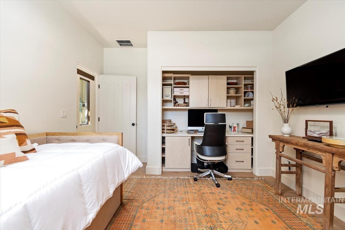 966 W Watersford Dr., Eagle, Idaho 83616, 4 Bedrooms, 3.5 Bathrooms, Residential For Sale, Price $1,699,500, 98975422