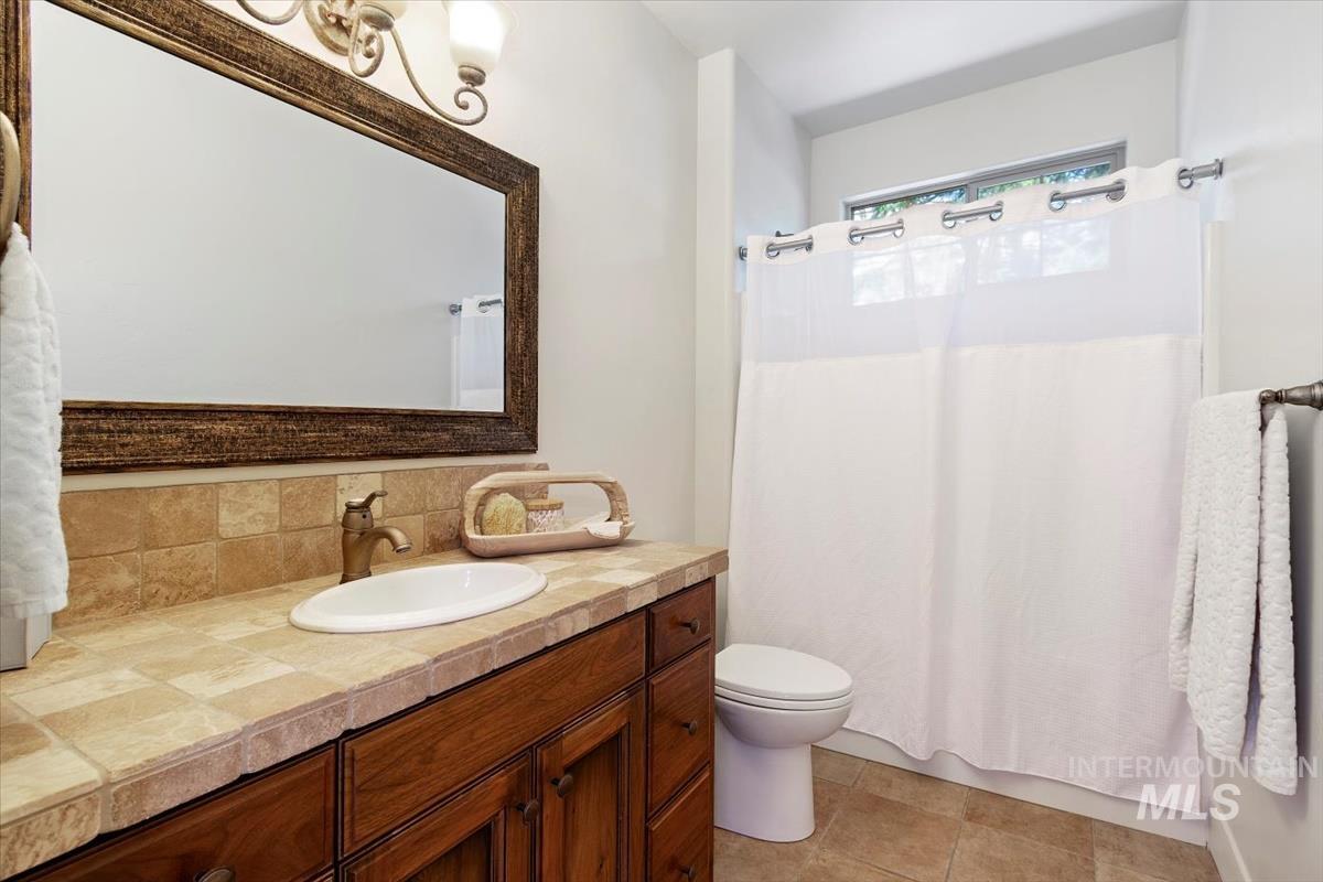 966 W Watersford Dr., Eagle, Idaho 83616, 4 Bedrooms, 3.5 Bathrooms, Residential For Sale, Price $1,699,500, 98975422