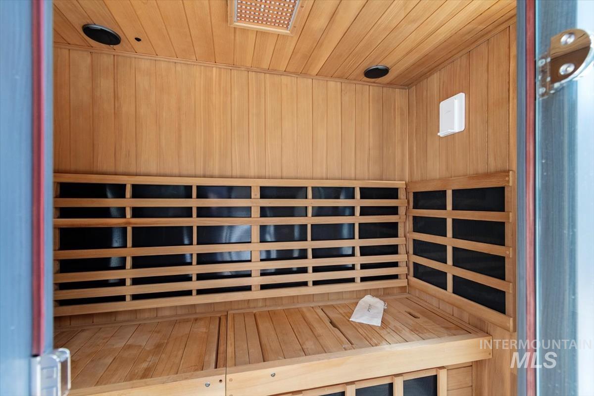 966 W Watersford Dr., Eagle, Idaho 83616, 4 Bedrooms, 3.5 Bathrooms, Residential For Sale, Price $1,699,500, 98975422