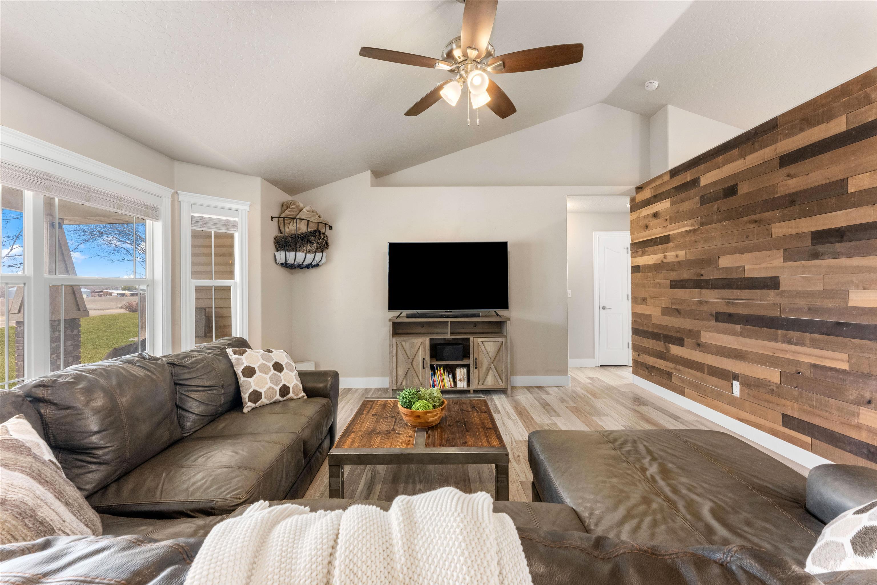 2809 Dorman Ave., Caldwell, Idaho 83605, 3 Bedrooms, 2.5 Bathrooms, Residential For Sale, Price $460,000, 98975424